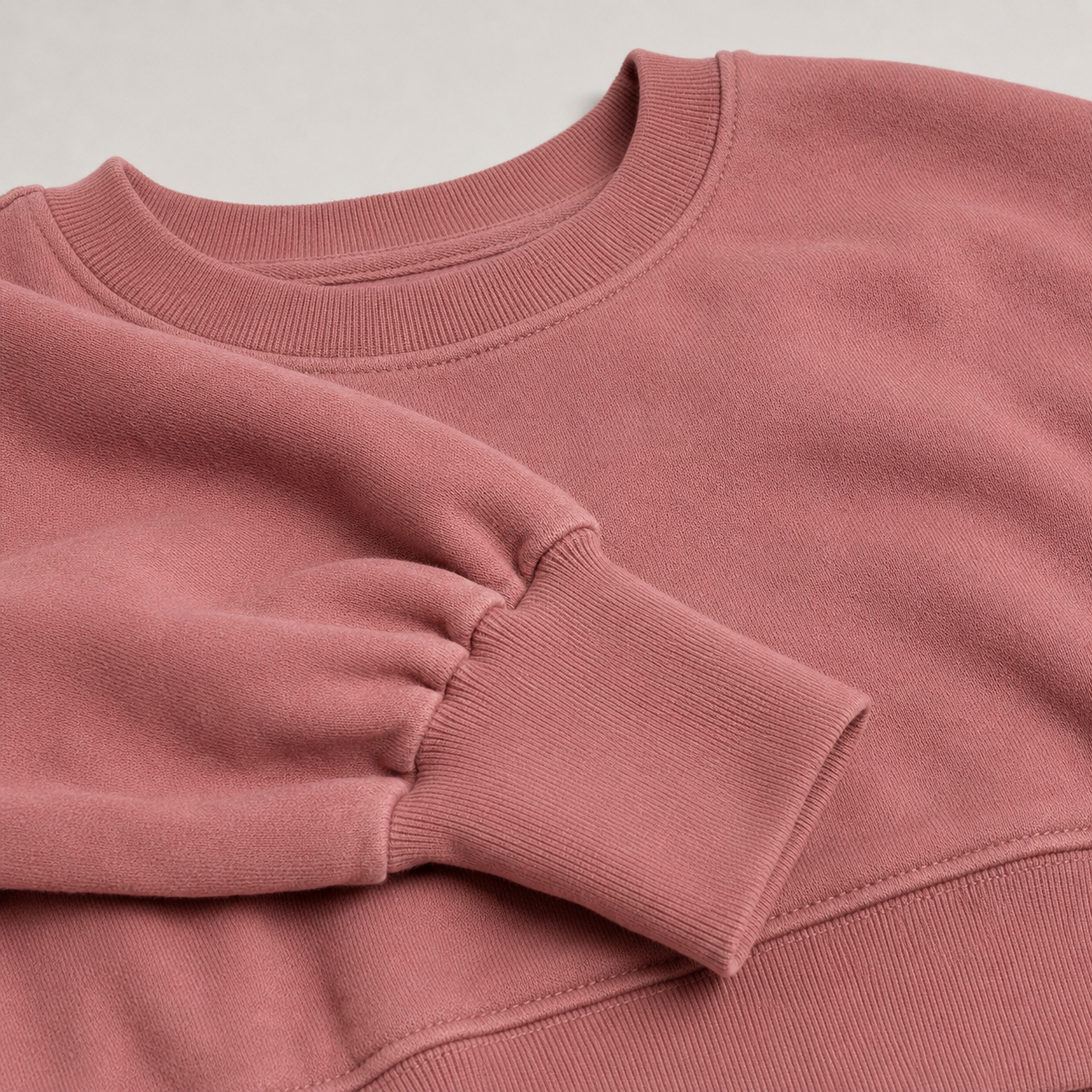 Dusty rose sweatshirt gathered sleeve and brushed-fleece detail